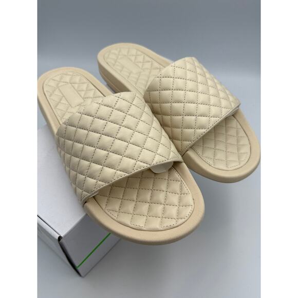 $195 APL Lusso Slides Leather Upper in Parchment Size 11M